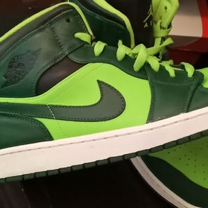 Jordan 1 mid gorge green